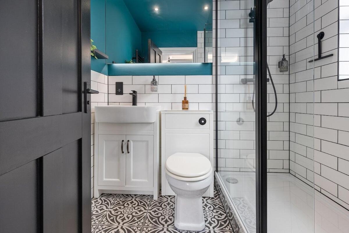 View: Stylish 2-bedroom With Netflix And Ev Charging * Leeds (West Yorkshire)