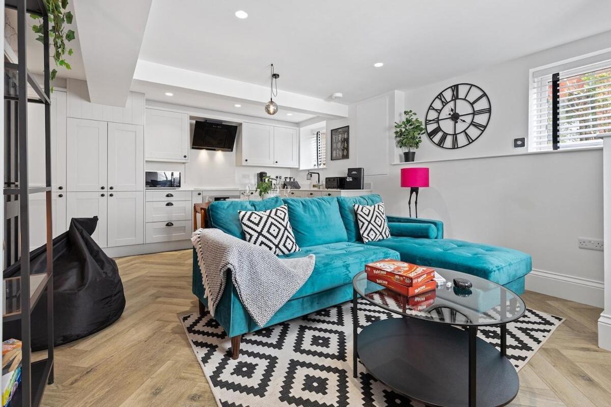 Apartment View: Stylish 2-bedroom With Netflix And Ev Charging